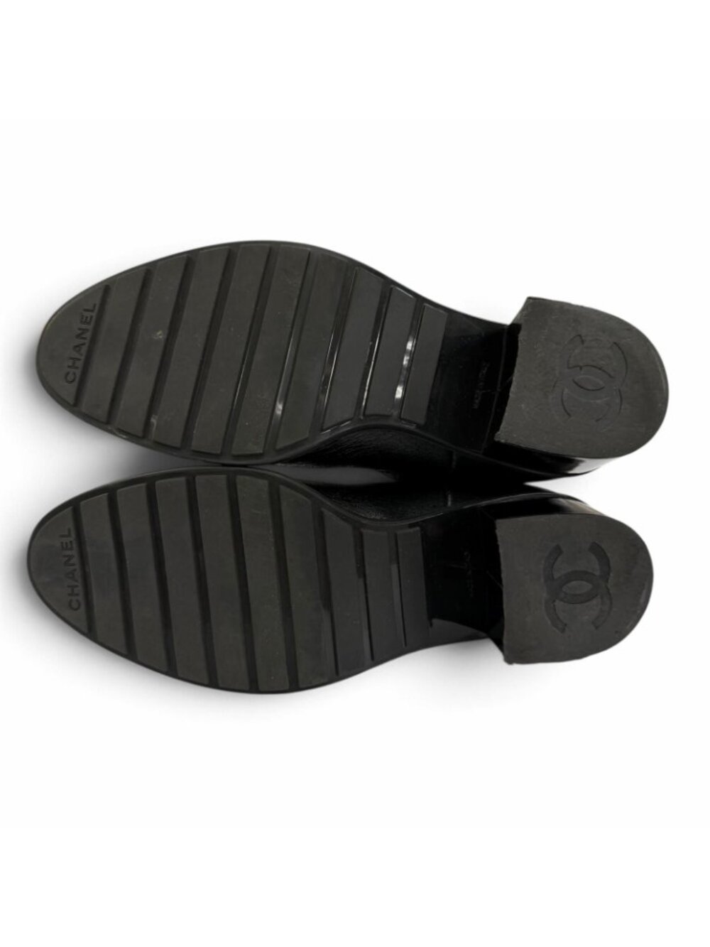 Chanel CC Logo Side Gore Leather Short Boots Black - Picture 4 of 9